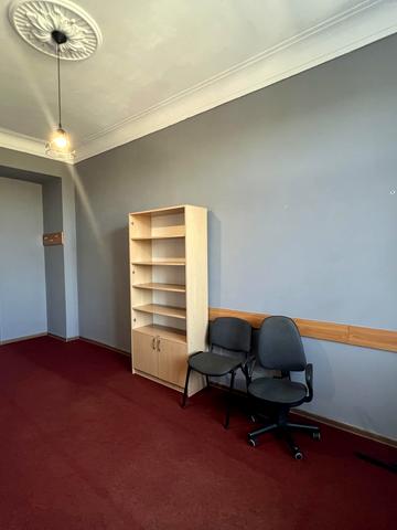 Визволення вул., 2