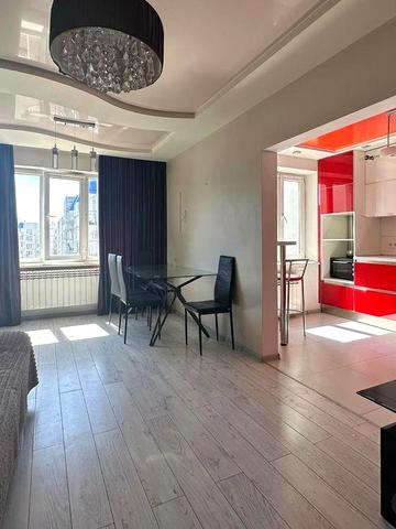 Сдаю квартиру 2 комнаты  и кухня студия ул Парковая79/грушевского