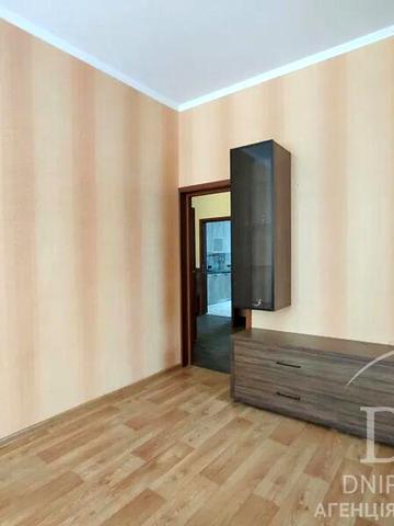 Продаж 3к Квартира Придніпровська вулиця