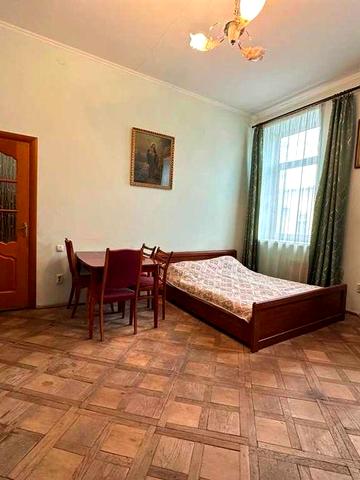 Продаж 1 к квартири в центрі міста