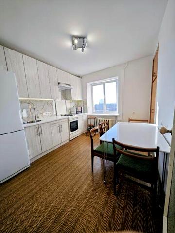 Метро Житомирська пішки 5 хв.  1 к. 50 кв.м. , євроремонт, цегляний бу