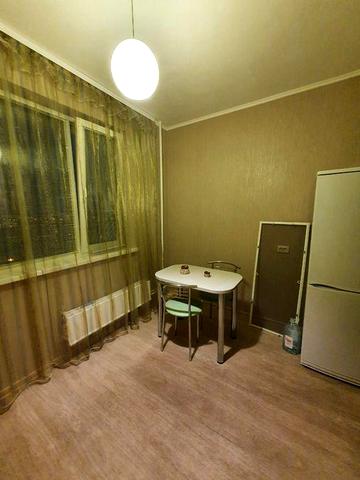 Продам 1-к.квартиру, Роганская 132, с техникой и мебельюй