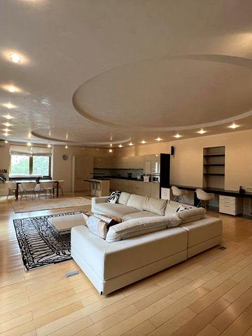 Аренда 4 комнатной, дизайнерской квартиры в центре