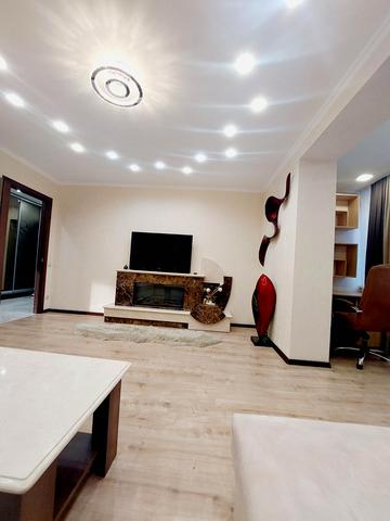 Соборна вул. (), 10-Д