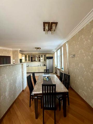 Квартира вул. Гончара, 35  Золоті Ворота