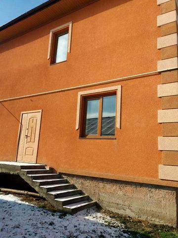 Продається двоповерховий житловий будинок