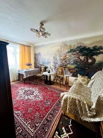 Продам трьох по вулиці Вʼячеслава Чорновола,16а.