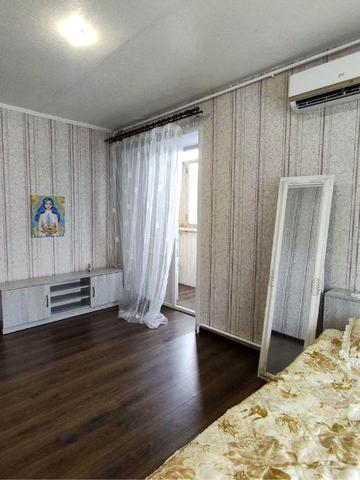 Продаю ТЕПЛУ квартиру на 5 поверсі. Є БАЛКОН. Ірпінь біля ВЕРСАЛЬ ПАРК