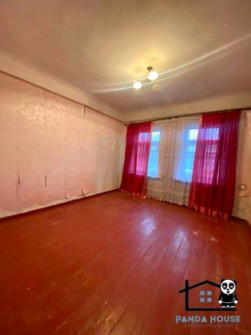 Продається квартира барачного типу поблизу центру