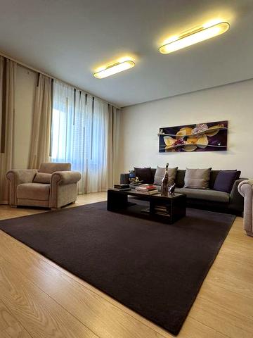 Продам 3 комнатную с паркингом  в нагорном районе Жк Феодосийский