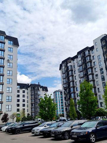 Героїв Небесної Сотні просп., 18/6