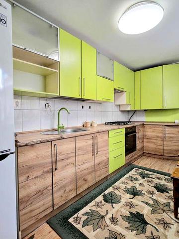 2-Х кімнатна квартира на вул.ГЕРОЇВ МАЙДАНУ( р-н Юність Буковини).