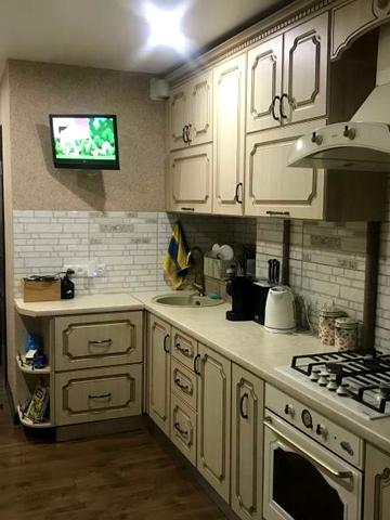 Айвазовського вул., 111