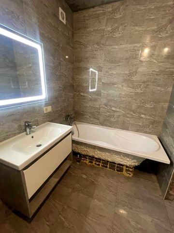 Продається 5-кімнатна квартира дворівнева в ЖК Гранд Резорт ЖК Гранд Резорд