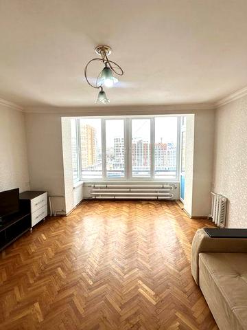 Простора 3 кімнатна квартира на оренду