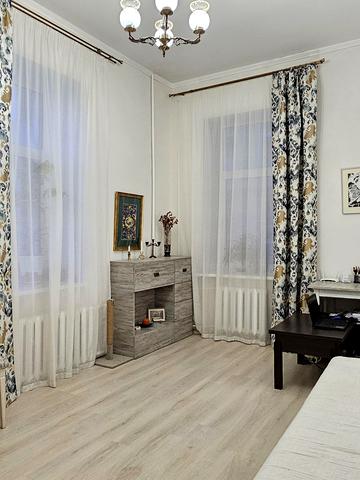 Шота Руставелі вул., 32