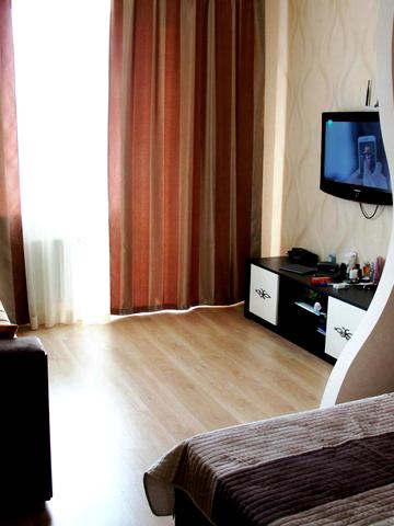 Середньофонтанська вул., 30/1