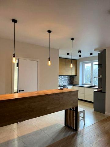 Продається квартира 3-кімнатна на вул. Чернігівська