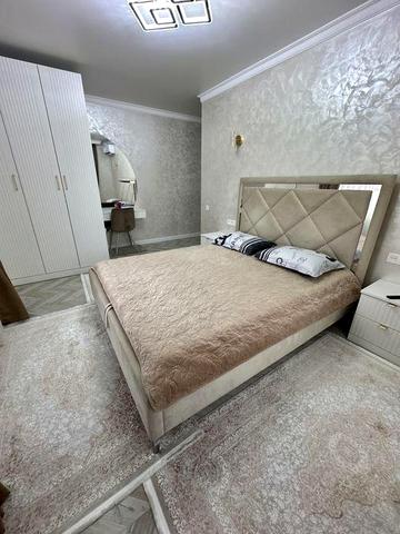 Світла , сучасна 2-кімнатна квартира (Кришталево Озеро)