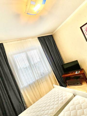 Героїв Дніпра вул., 77