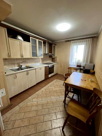 Симиренка вул., 2/19