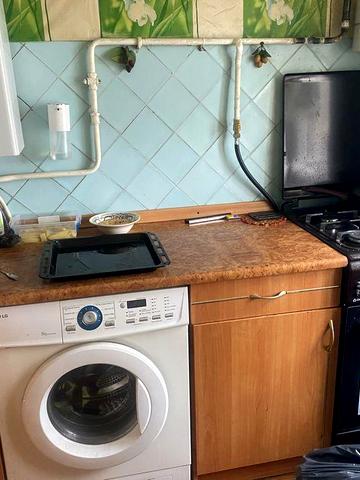 Продам 2-х кім. кв .у центрі міста ( кімнати ізольовані).