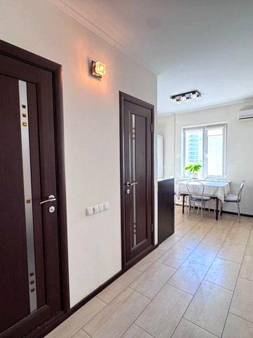 Продаж 3-кімнатної квартири з балконом