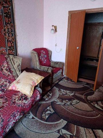 продам 3 кімнатну  квартиру  біля торговельного центру