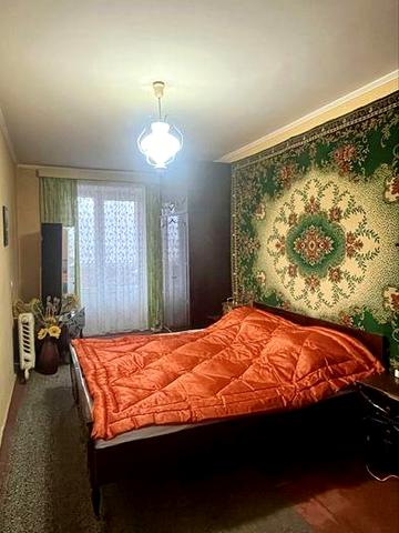 Квартира трикімнатна м.Ізяслав, Хмельницька обл