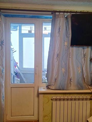 Продам 1 кімнатну квартиру+ гараж