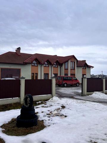 Новий будинок на 12 осіб біля Трускавця (с. Доброгостів)