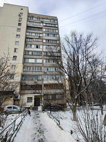 Продаж 2х к квартири пр-т Науки 22 Голосієвський р-н ст м Деміївська