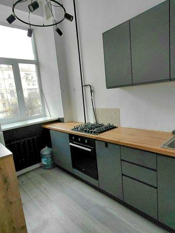 1к на Саксаганського у царському будинку