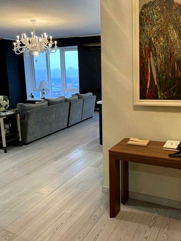 Оболонська набережна вул., 1