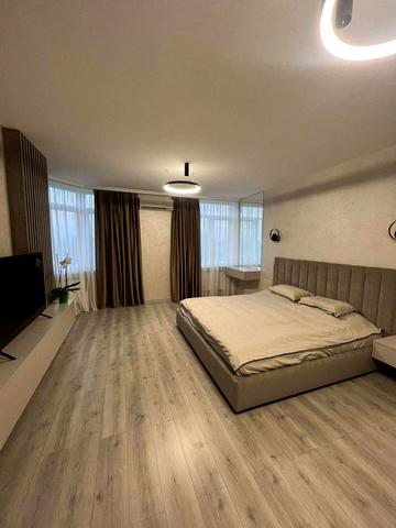 Разумовська вул., 10