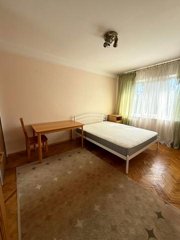 Олени Теліги вул., 1-А