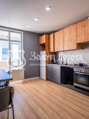 Соборна вул., 18