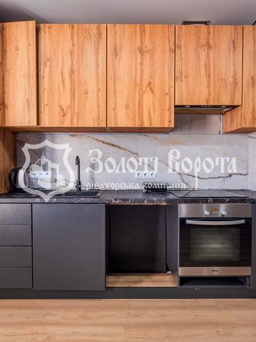 Соборна вул., 18