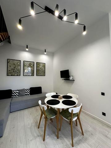 Січових Стрільців вул. (), 2