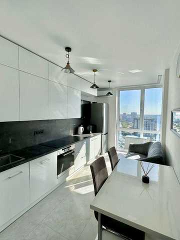 Продаж 1-к,  ЖК Платинум,  Чорновола , Бл.Центр , 40/15/25м2 , 129999$ ЖК Платинум