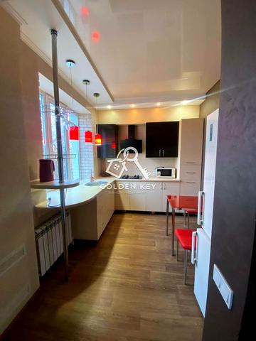 Степана Тільги вул. (Революційна), 10