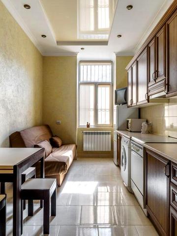 Власник, здам 2 х кімнатну квартиру  по вул Котляревського 9