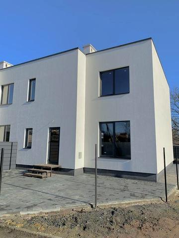 Квартира /таунхаус/ будинок  поруч центру міста , ЄОселя