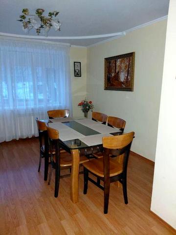 Простора квартира в центрі (100м від площі) Окремий вхід з пандусом