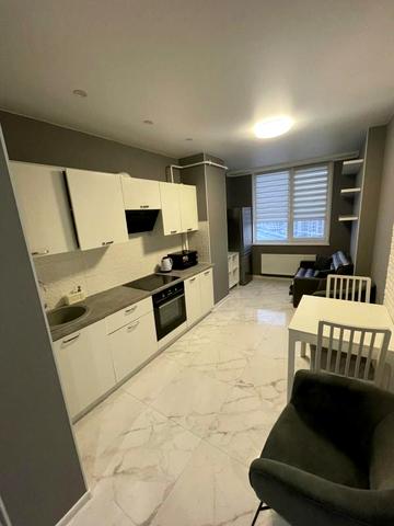 Уютная новая квартира. Рядом есть подземный паркинг, который используется как укрытие. ЖК Счастливый