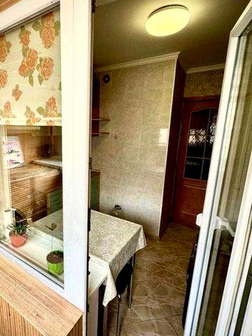 Борщагівка, однокімнатна на Симиренка 12000