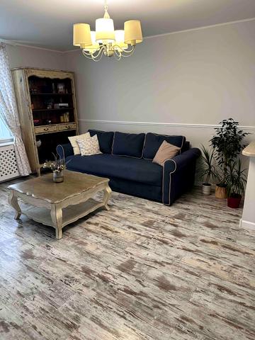 Звязківців вул., 7