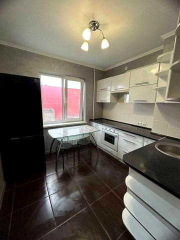 Продам 2-комнатную квартиру на Добровольского