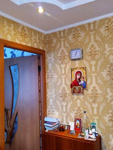 Двокімнатна квартира з автономним опаленням і меблями