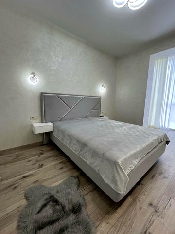 Вячеслава Чорновола вул., 1Б